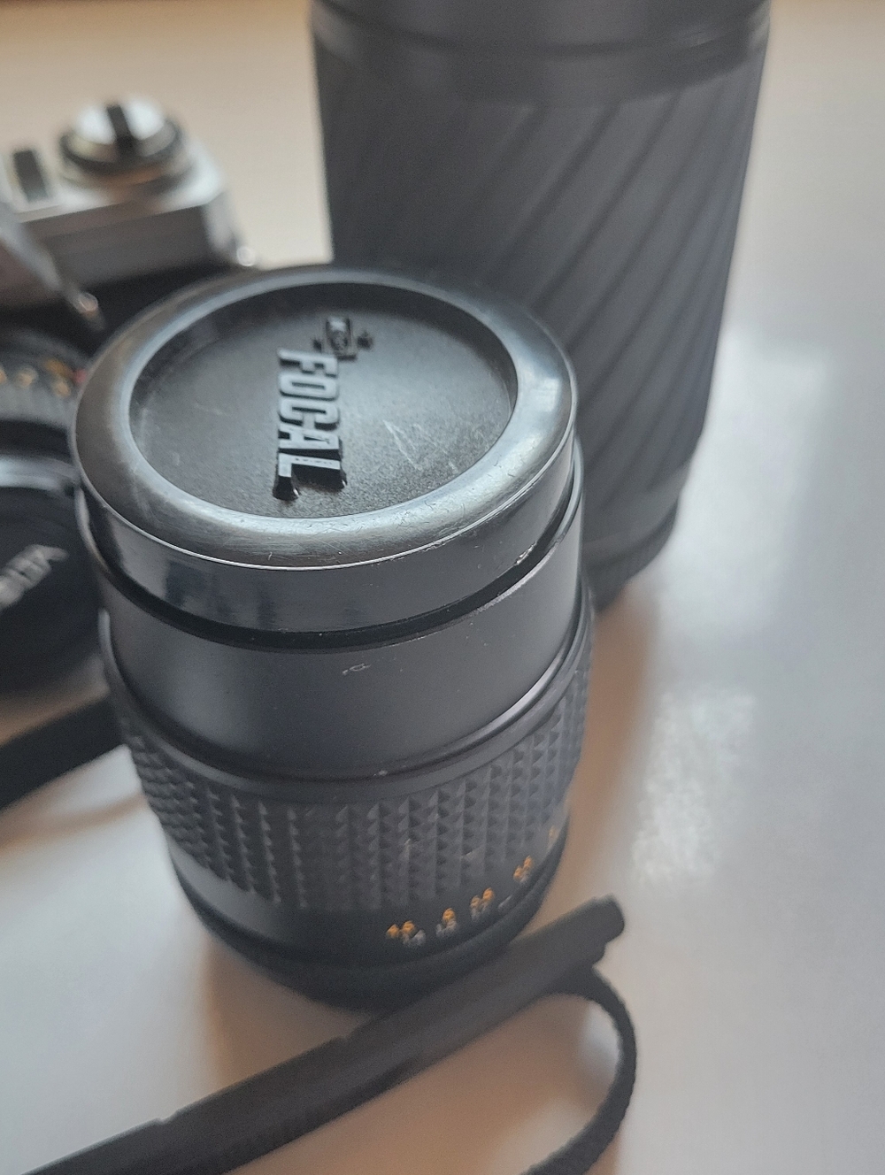 Minolta X-370 35mm Film Camera in Black and Silver with Extra Lenses(DW) - Picture 3 of 8